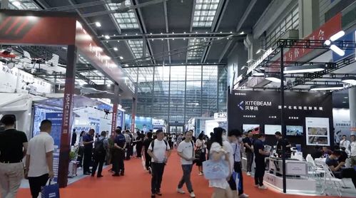 新華全媒 世界無(wú)人機(jī)大會(huì) 3000多架無(wú)人機(jī)亮相深圳