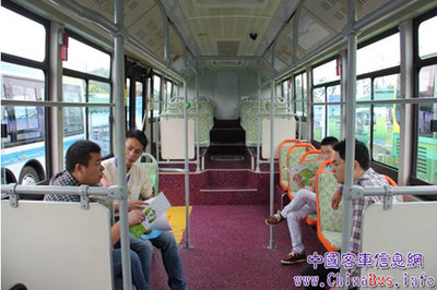 全新12米級 恒通混合動力新能源客車亮相國際科技博覽會
